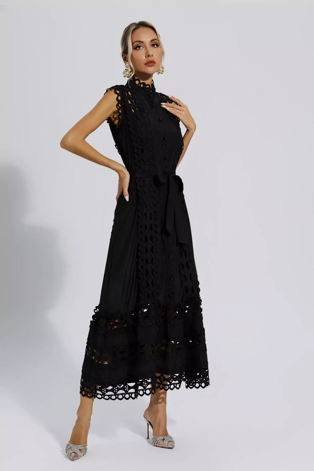 Carlota | Black Sleeveless Hollow Maxi Dress